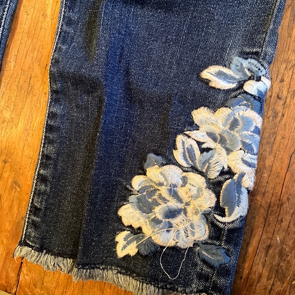 Ralph Lauren Girls Size 14 Embroidered Capri Jeans - Picture 2 of 2